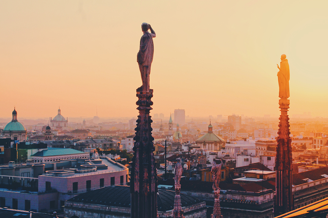 03_Znamenitosti_Milana_-_Sights_of_Milan_-_Photo_by_Alex_Vasey_on_Unsplash.jpg